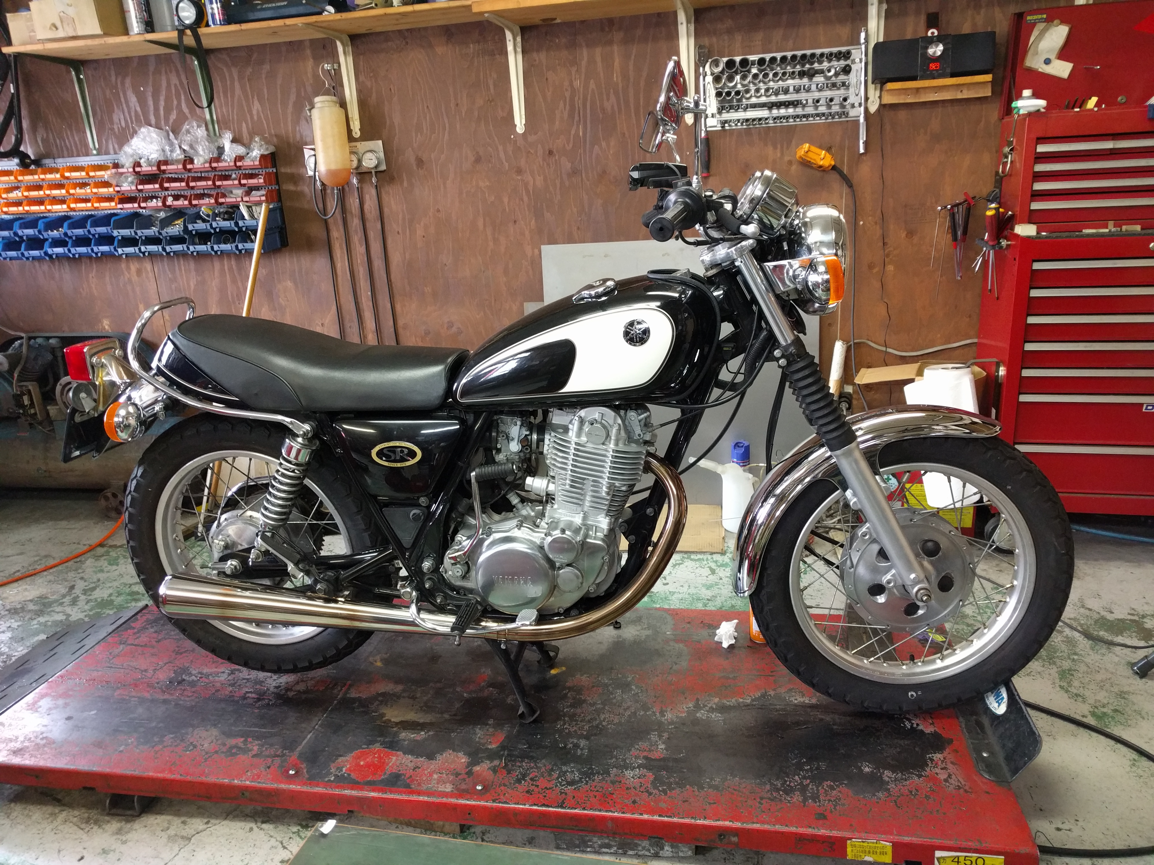 SR400セパハン、バックステップ等の巻き: バイク屋